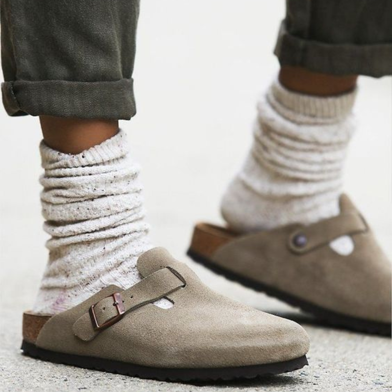Men's Clogs with Adjustable Buckle for Everyday Use