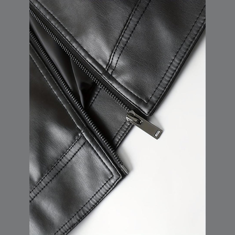 Close-up of the pocket and hem