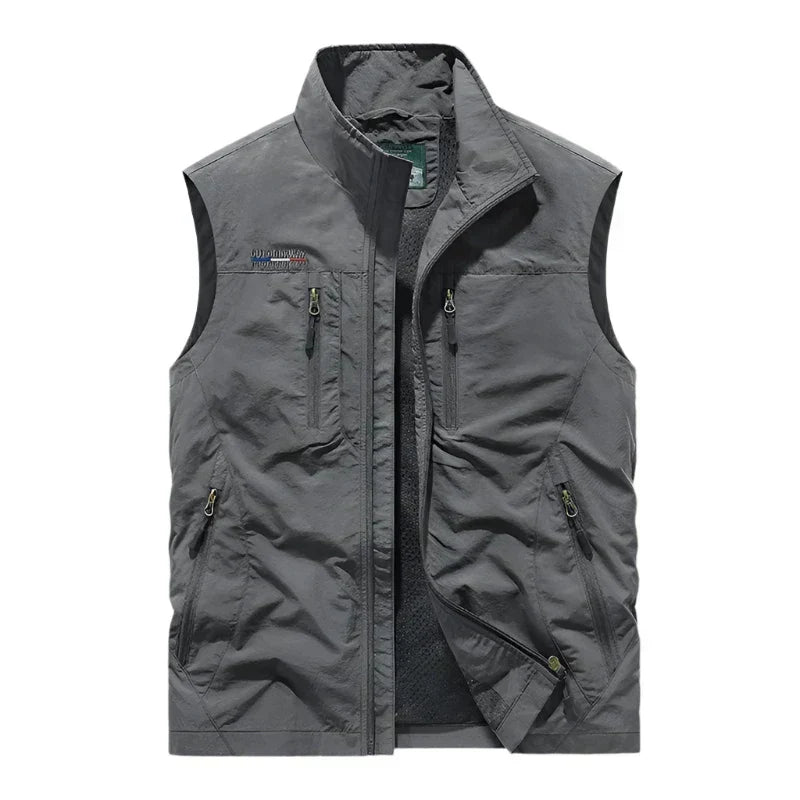Men's outdoor zip vest in grey