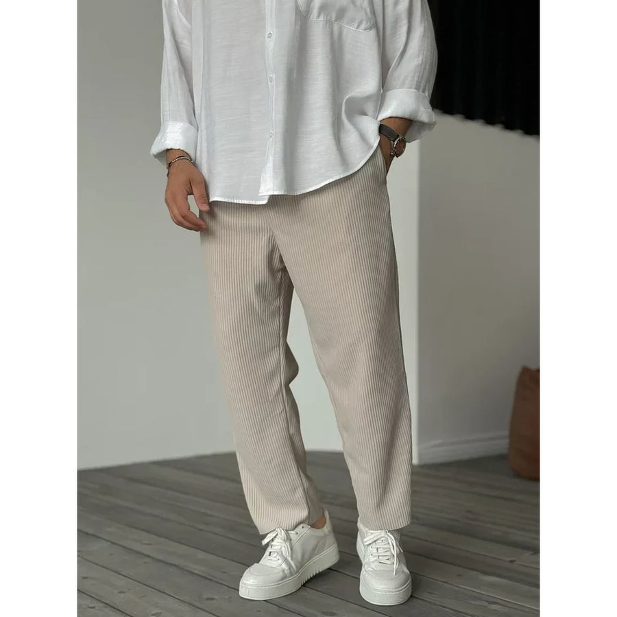 Men's Relaxed Straight Leg Trousers with Soft Drape for Smart Casual Days