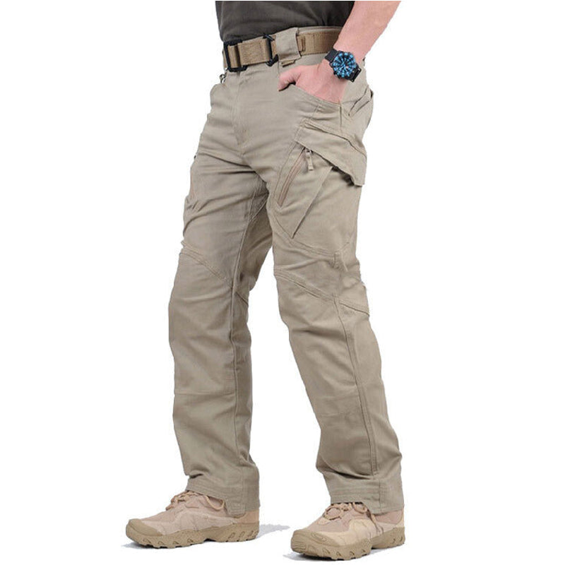 Men's tactical cargo trousers with multiple pockets in khaki