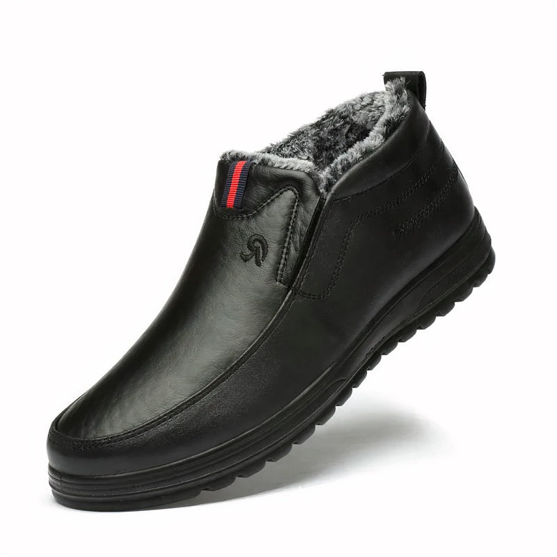 Men's black lined slip-on ankle boot