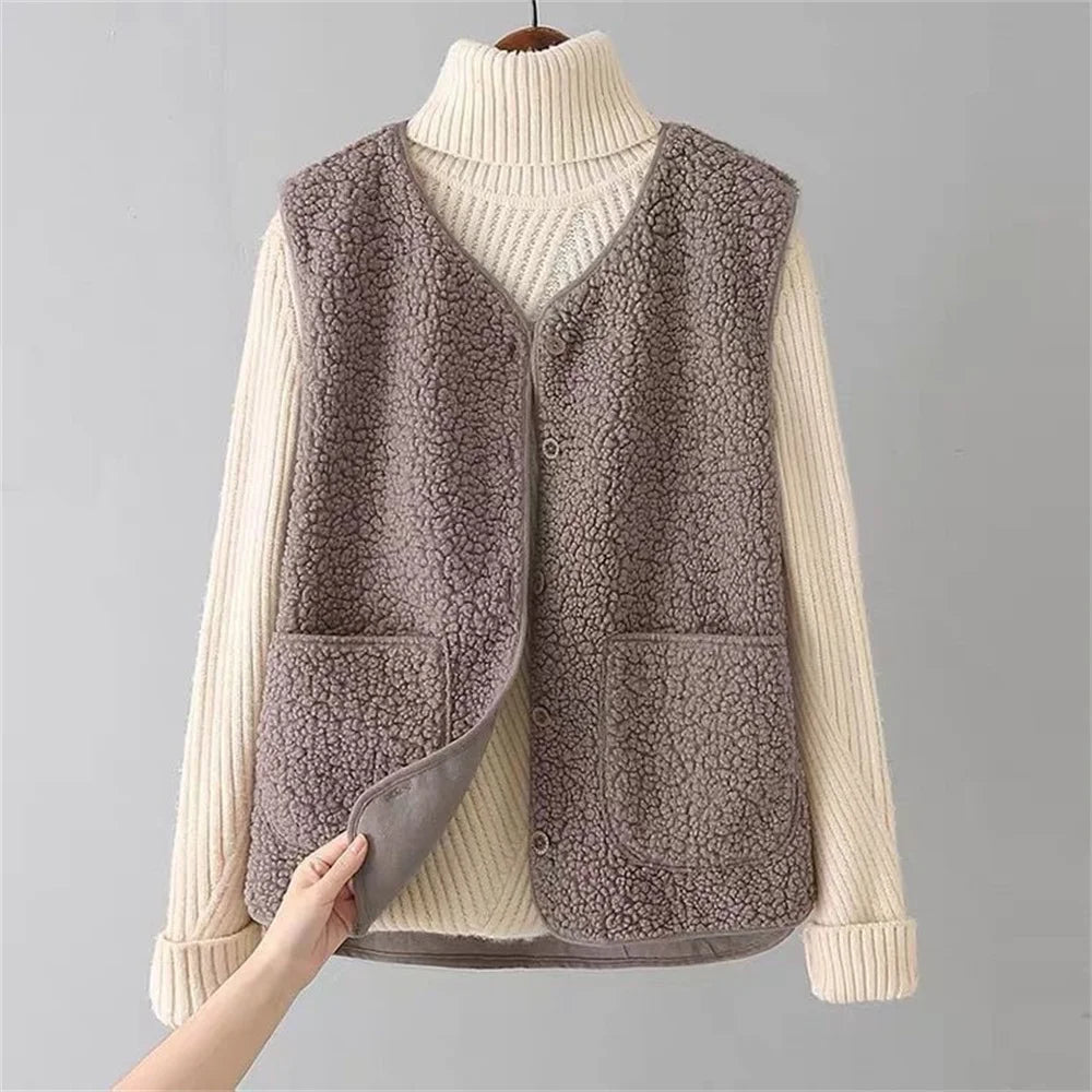 Women's Fleece Vest with Button Front Pockets Autumn