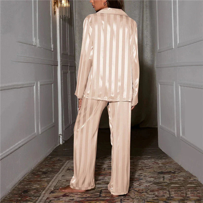 Women's Long Sleeve Pyjama Set for Relaxed Evenings