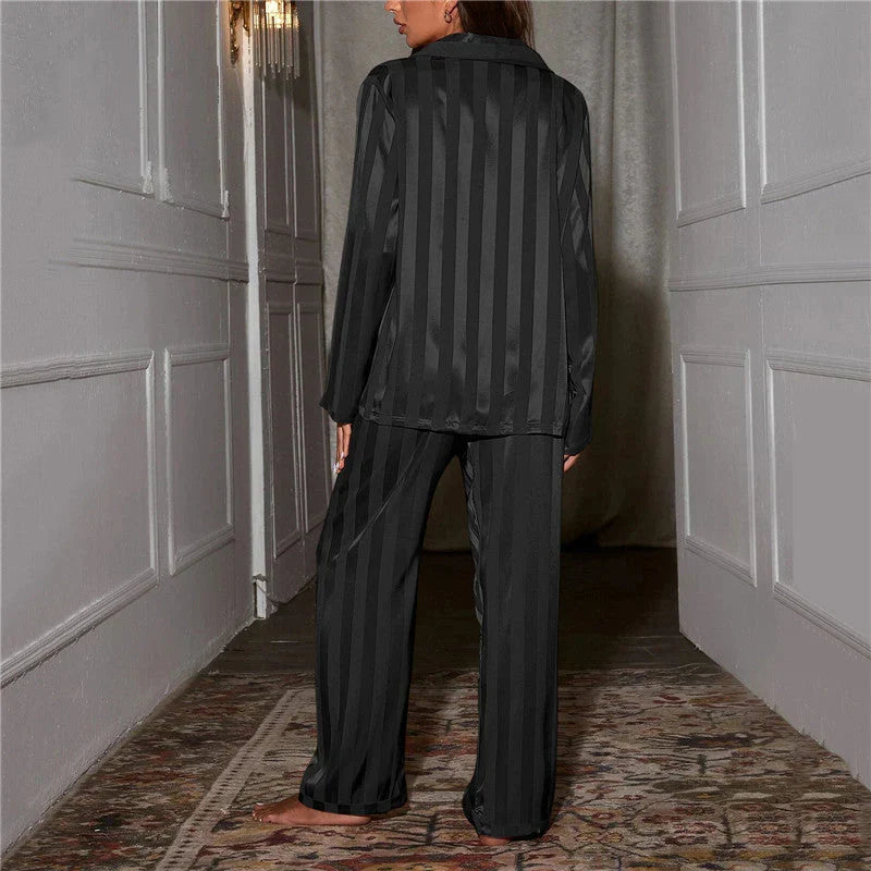 Women's Long Sleeve Pyjama Set for Relaxed Evenings