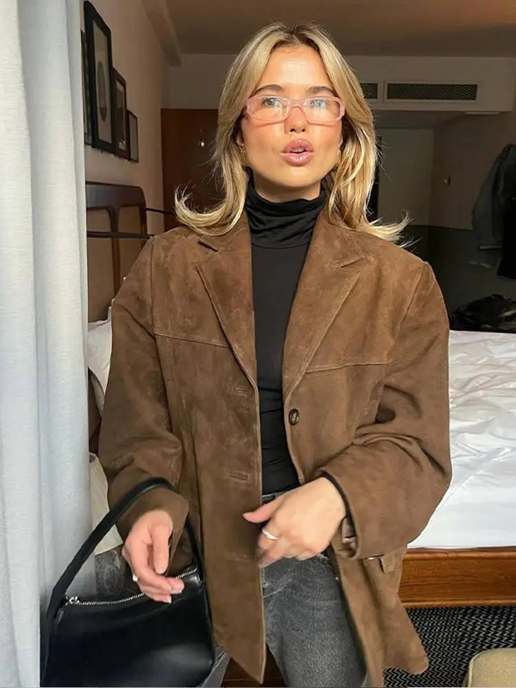 Women's Structured Blazer for Autumn and Winter Styling