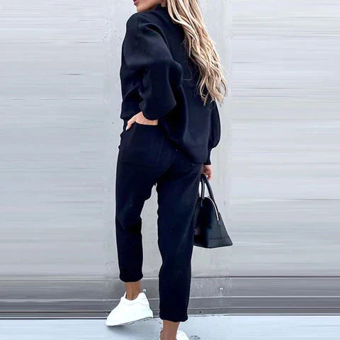 Women's Two-Piece Lounge Set for Relaxed Autumn Days