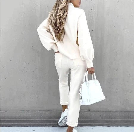 Women's Two-Piece Lounge Set for Relaxed Autumn Days
