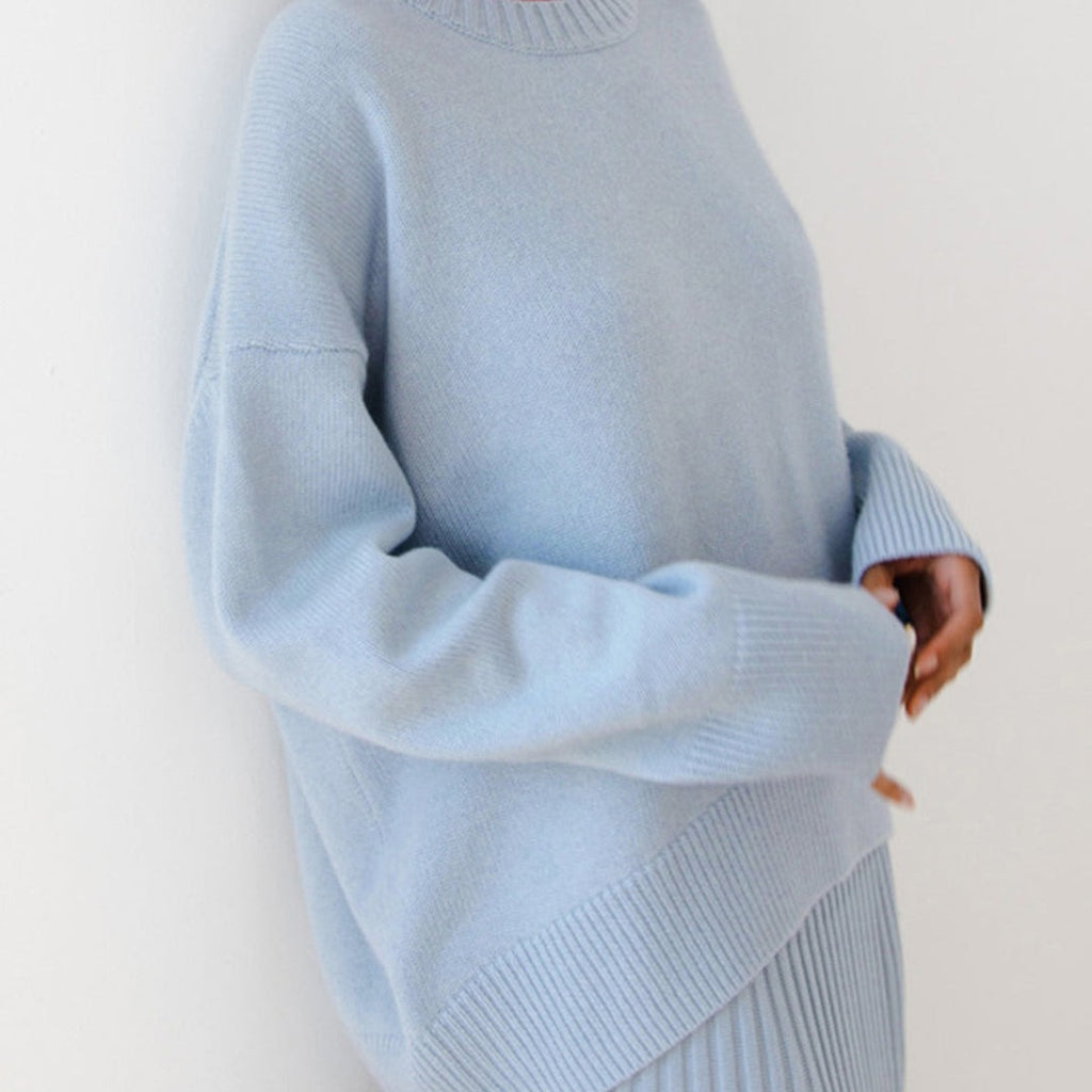 Women's oversized crew neck sweater in light blue, view 2