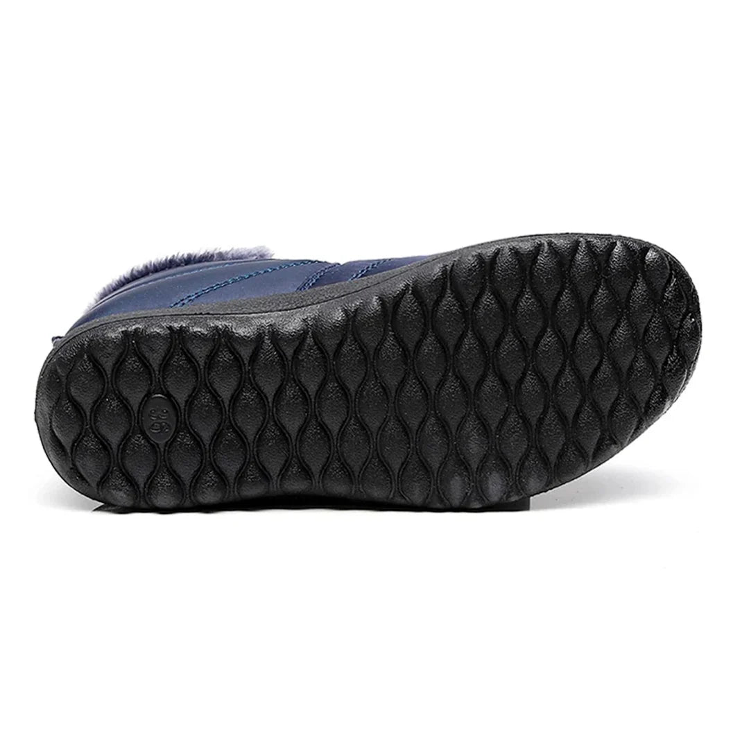 Sole of the women's quilted ankle boot