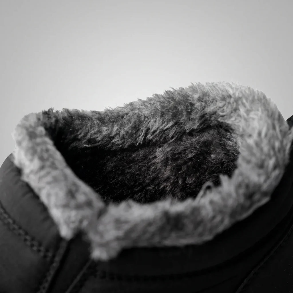 Close-up of the fleece-look lining
