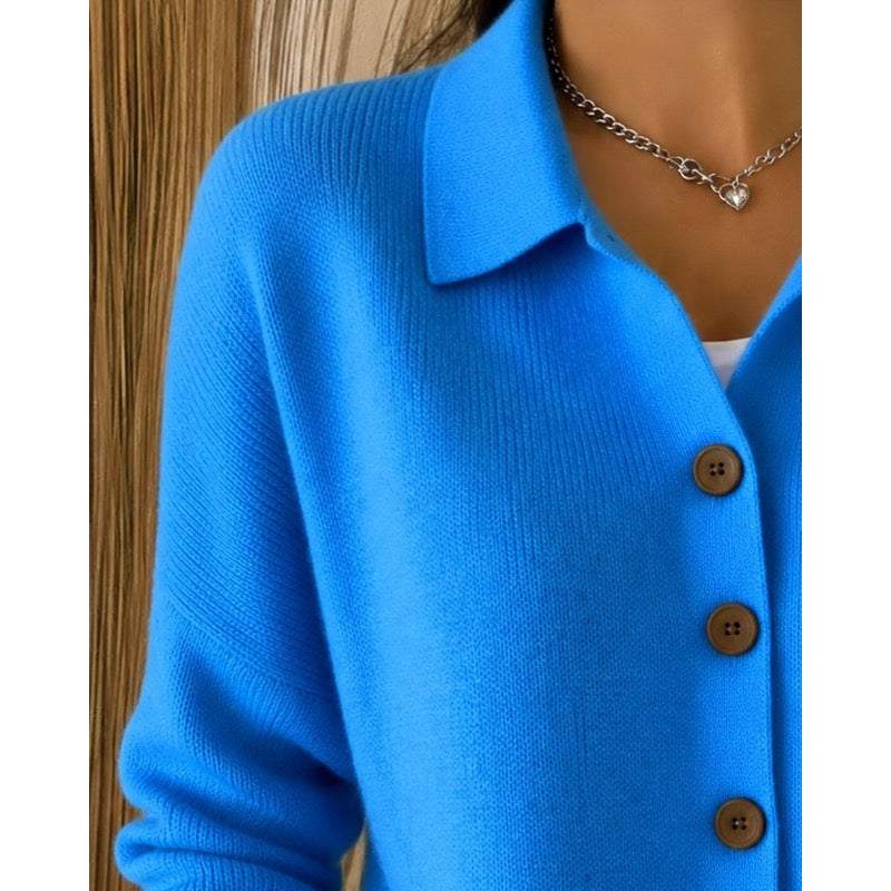 Blue collared cardigan – close-up of the buttons